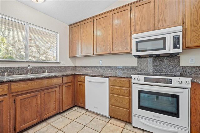 8230 Peregrine Way, Citrus Heights, CA 95610