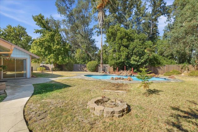 8230 Peregrine Way, Citrus Heights, CA 95610