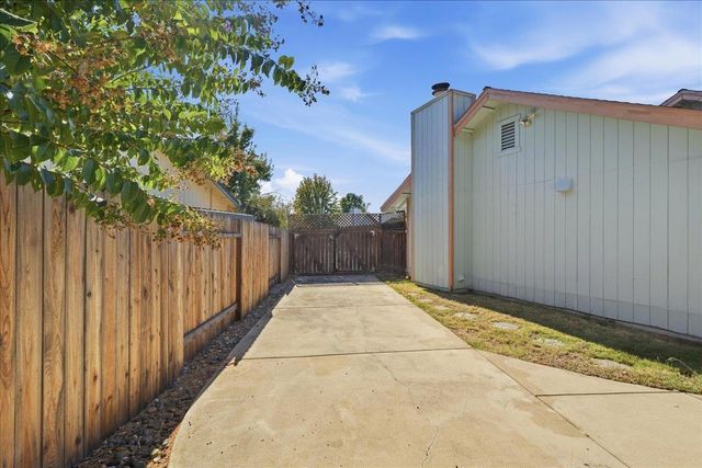 8230 Peregrine Way, Citrus Heights, CA 95610