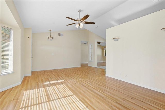 8230 Peregrine Way, Citrus Heights, CA 95610
