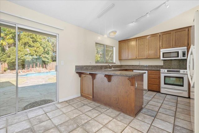 8230 Peregrine Way, Citrus Heights, CA 95610