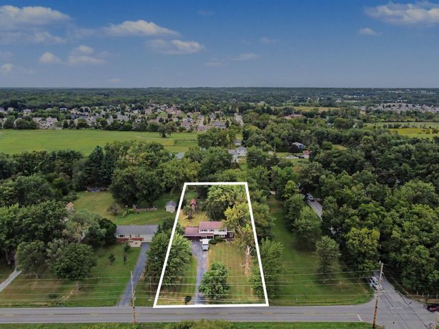 103 W Division Road, Valparaiso, IN 46385