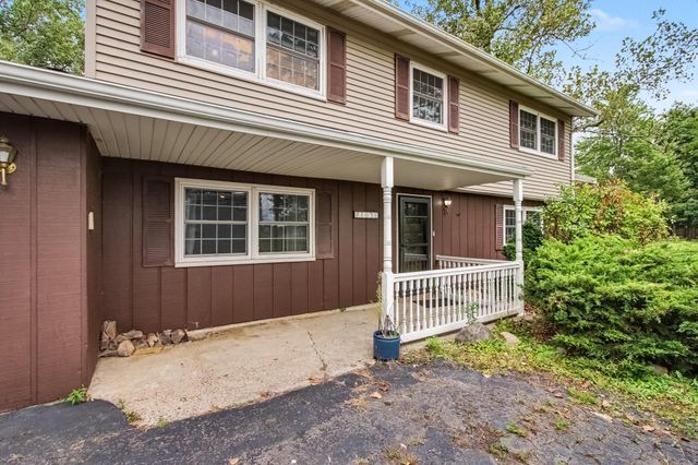 103 W Division Road, Valparaiso, IN 46385