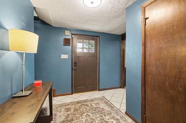 103 W Division Road, Valparaiso, IN 46385