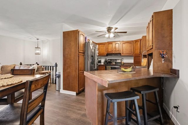 103 W Division Road, Valparaiso, IN 46385