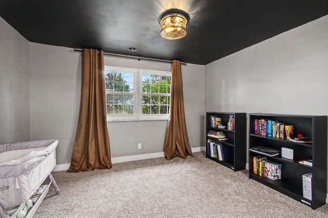 103 W Division Road, Valparaiso, IN 46385