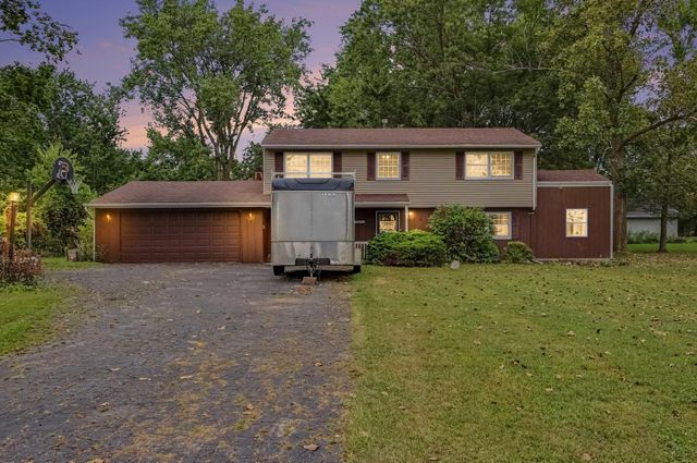 103 W Division Road, Valparaiso, IN 46385