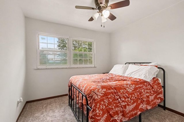 103 W Division Road, Valparaiso, IN 46385