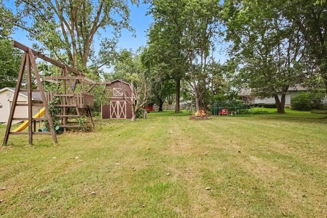 103 W Division Road, Valparaiso, IN 46385