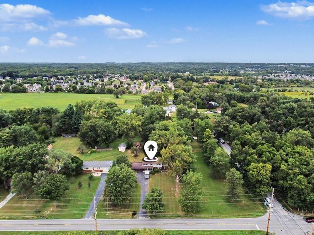 103 W Division Road, Valparaiso, IN 46385