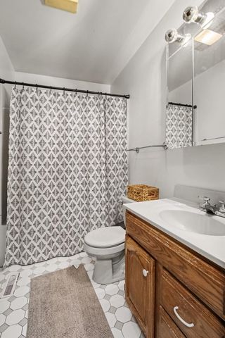 103 W Division Road, Valparaiso, IN 46385