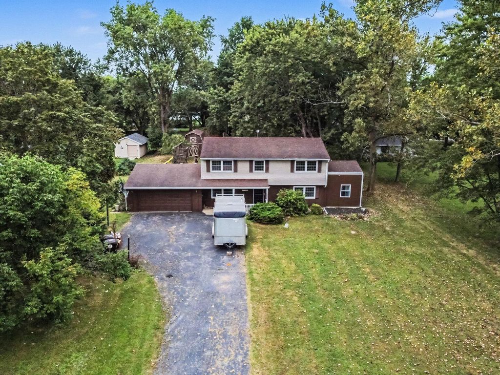 103 W Division Road, Valparaiso, IN 46385