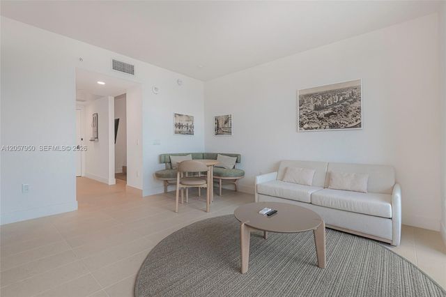 398 NE 5th St 4003, Miami, FL 33132