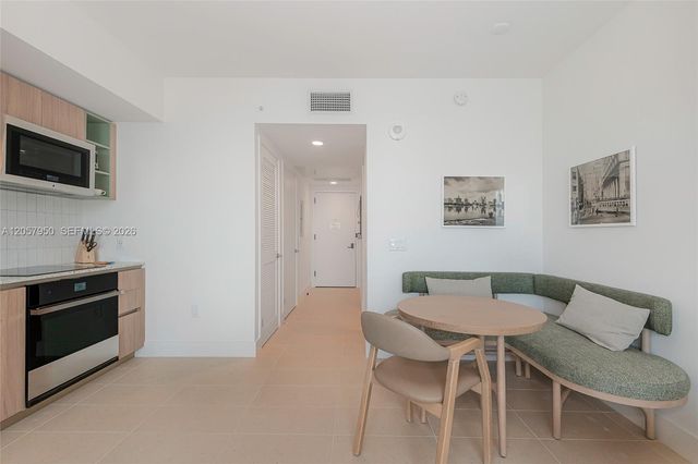 398 NE 5th St 4003, Miami, FL 33132