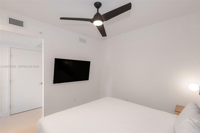 398 NE 5th St 4003, Miami, FL 33132
