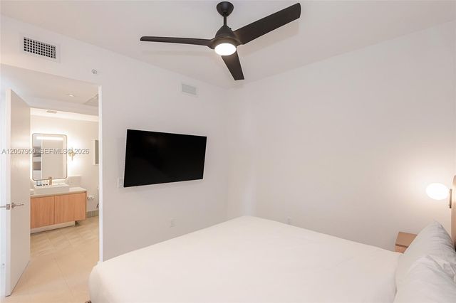 398 NE 5th St 4003, Miami, FL 33132