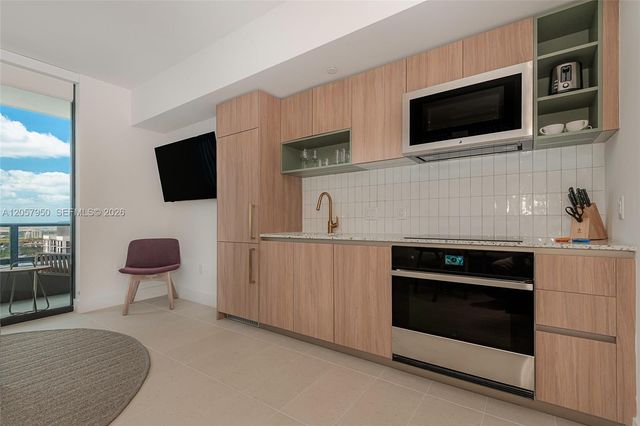398 NE 5th St 4003, Miami, FL 33132