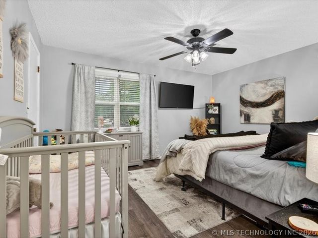 1869 Putnam Drive, Bartlesville, OK 74006