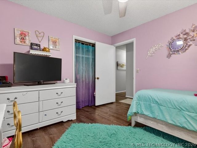 1869 Putnam Drive, Bartlesville, OK 74006