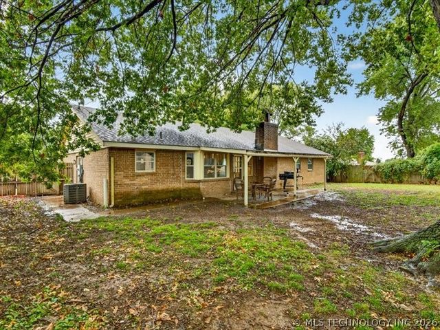 1869 Putnam Drive, Bartlesville, OK 74006