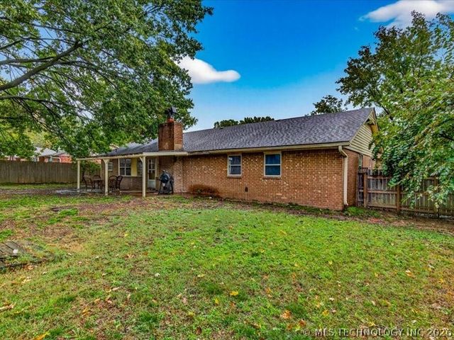 1869 Putnam Drive, Bartlesville, OK 74006