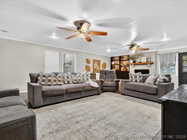 1869 Putnam Drive, Bartlesville, OK 74006
