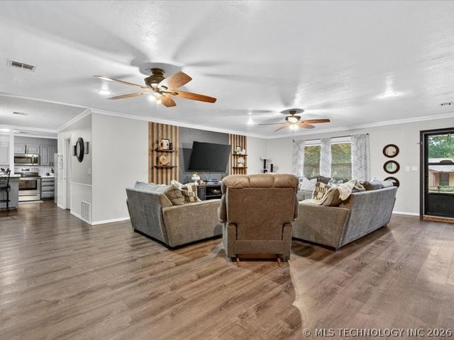 1869 Putnam Drive, Bartlesville, OK 74006