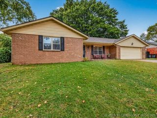 1869 Putnam Drive, Bartlesville, OK 74006