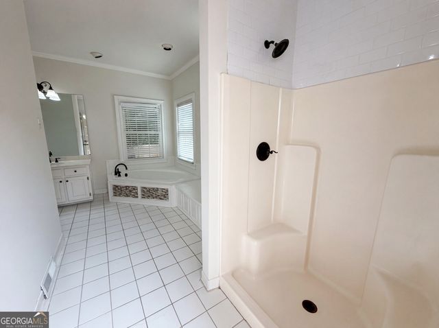 4342 Trotters Way Drive, Snellville, GA 30039