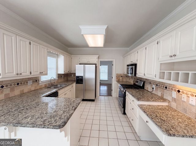4342 Trotters Way Drive, Snellville, GA 30039