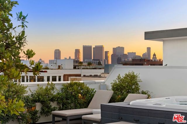 450 N Palm Drive 507, Beverly Hills, CA 90210