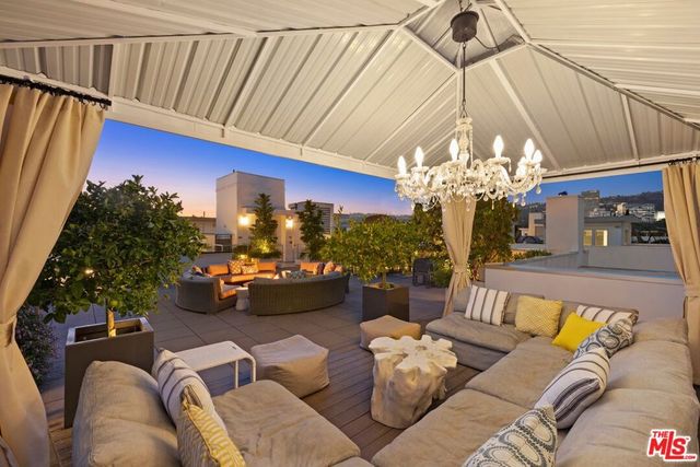 450 N Palm Drive 507, Beverly Hills, CA 90210