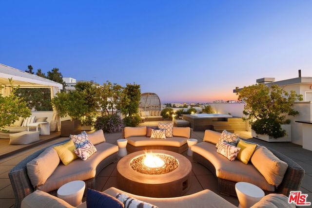 450 N Palm Drive 507, Beverly Hills, CA 90210