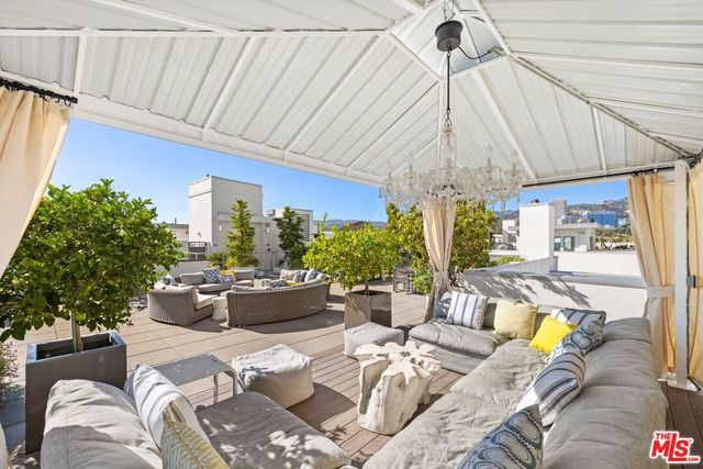 450 N Palm Drive 507, Beverly Hills, CA 90210