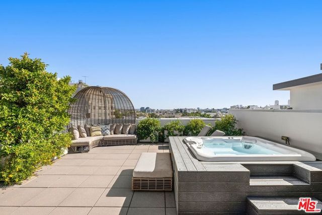 450 N Palm Drive 507, Beverly Hills, CA 90210