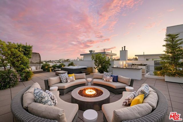 450 N Palm Drive 507, Beverly Hills, CA 90210