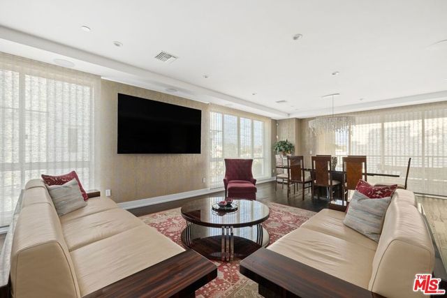 450 N Palm Drive 507, Beverly Hills, CA 90210