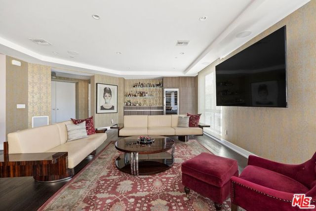 450 N Palm Drive 507, Beverly Hills, CA 90210