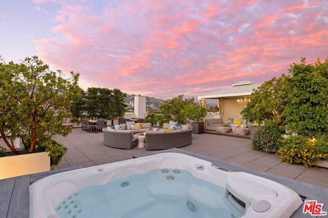 450 N Palm Drive 507, Beverly Hills, CA 90210