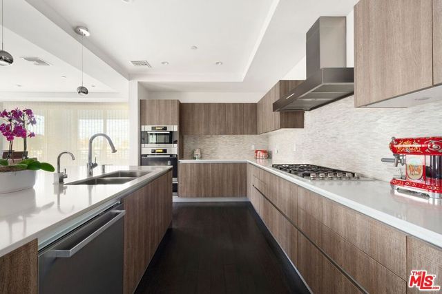 450 N Palm Drive 507, Beverly Hills, CA 90210