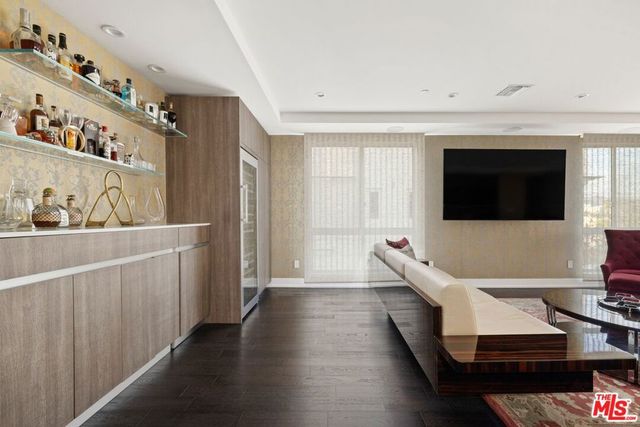 450 N Palm Drive 507, Beverly Hills, CA 90210