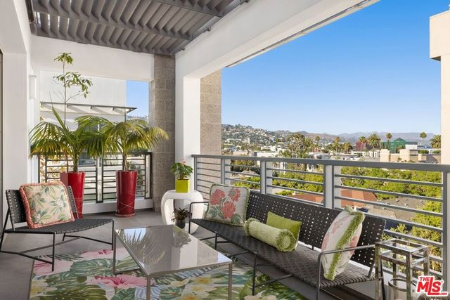 450 N Palm Drive 507, Beverly Hills, CA 90210