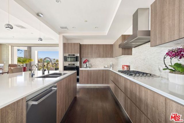 450 N Palm Drive 507, Beverly Hills, CA 90210