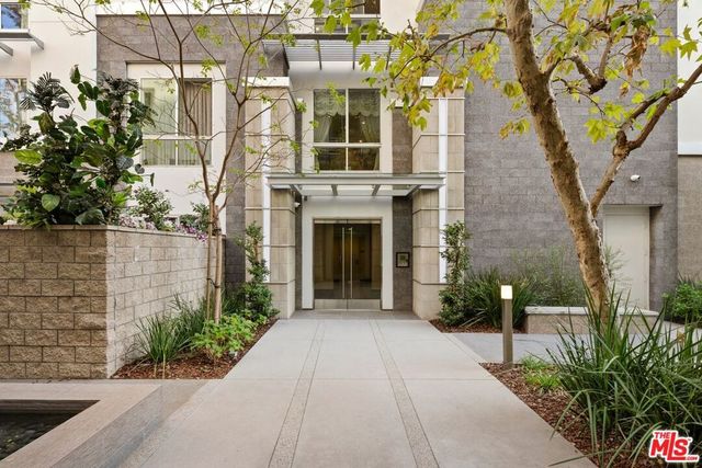 450 N Palm Drive 507, Beverly Hills, CA 90210