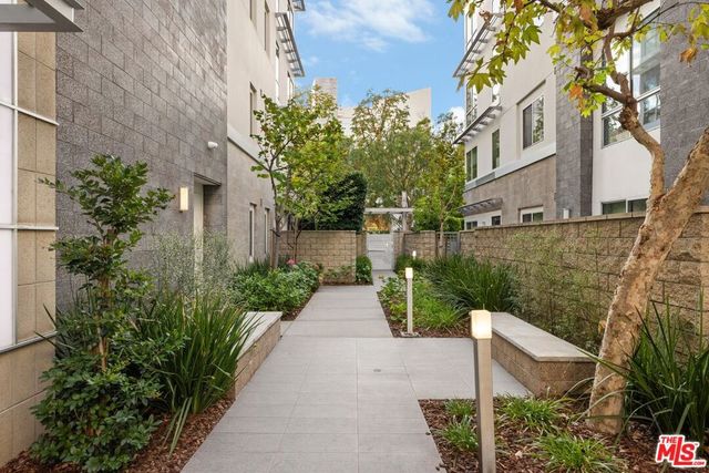 450 N Palm Drive 507, Beverly Hills, CA 90210