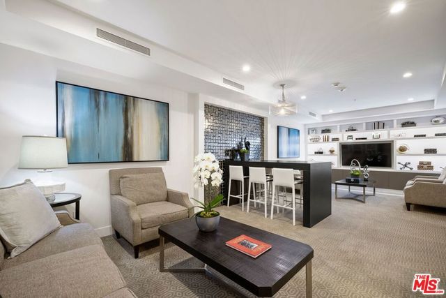 450 N Palm Drive 507, Beverly Hills, CA 90210