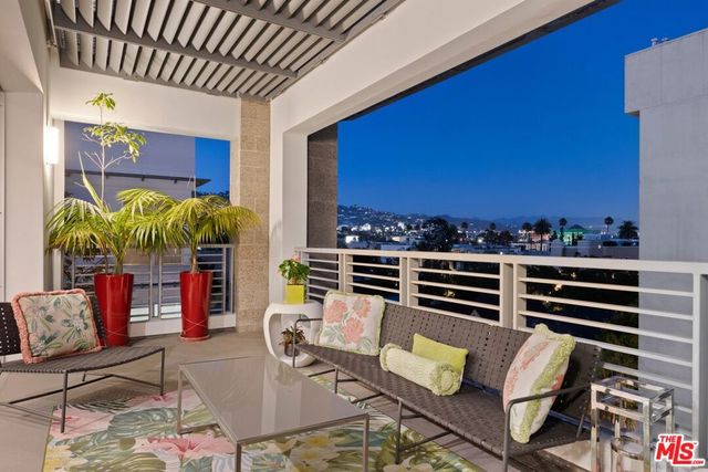 450 N Palm Drive 507, Beverly Hills, CA 90210