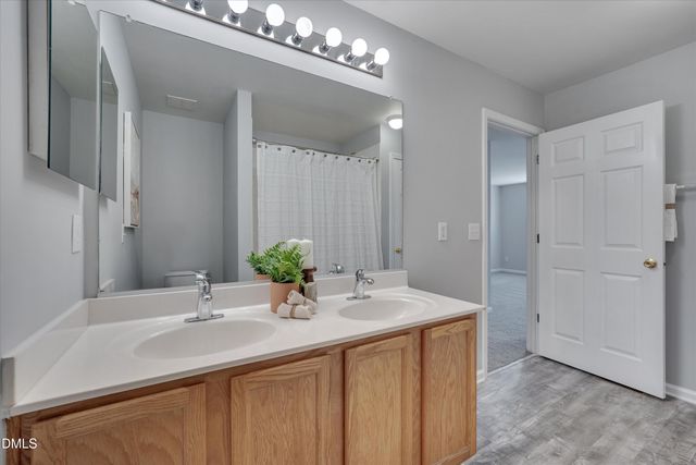 2621 Ivory Run Way 105, Raleigh, NC 27603