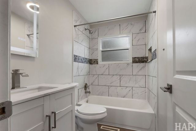 38132 N Manor Avenue, Beach Park, IL 60087