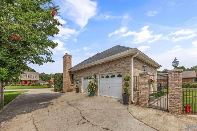 7313 Ferncliffe Drive SE, Huntsville, AL 35802